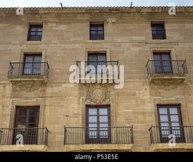 LA RIOJA. CALAHORRA. Vista de la fachada del Palacio Episcopal, Residencia del titulaire de la diócesis. Edificio de estilo clásico. Comarca de La Rioja Baja. España. Banque D'Images