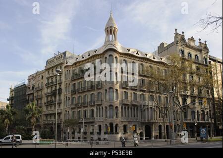 Casa Miquel Sayrach (1915-1918), l'arquitecte Manuel Sayrach, Av. 423 à 425 Diagonal, Barcelone, Catalogne, Espagne. Banque D'Images