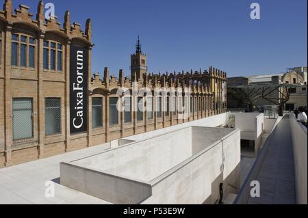 Ancienne usine Casaramona Fàbrica (1909-1913), l'arquitecte Josep Puig i Cadafalch. C. Mèxic Caixaforum (36-44). Banque D'Images