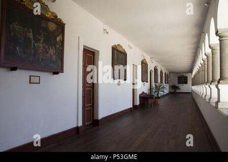 L'Equateur.quito.Centro historico.Couvent de La Merced (XVII siècle). Cloître principal. Banque D'Images