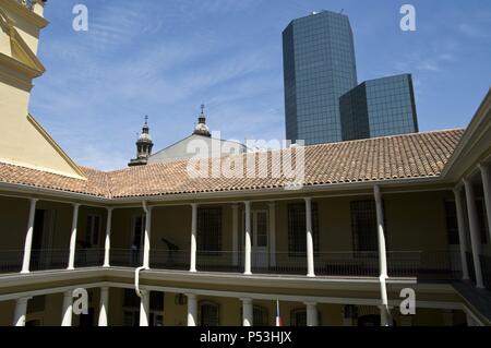 Santiago du Chili. Musée national de l'histoire. Cour intérieure. . Banque D'Images