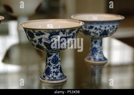 La Chine. Underglazee tasses bleu. Dynastie Ming, période Xuande (1426-35). British Museum. Londres. L'Angleterre. United Kingdom. Banque D'Images