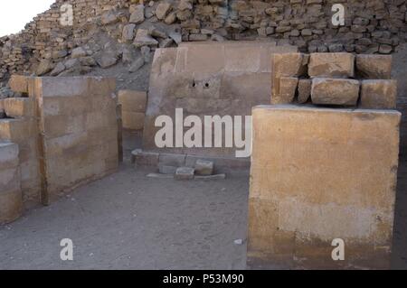 L'Égypte. Saqqara. Djoser's complexe. Le serdab, une petite enceinte. Troisième Millénaire. Vieux Royaume. Banque D'Images