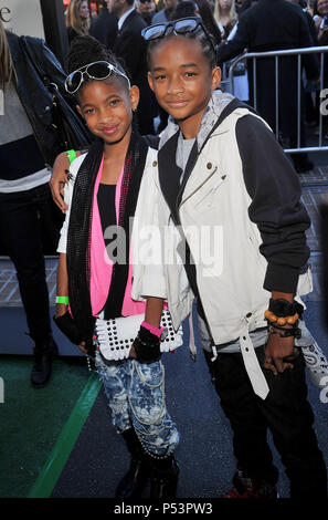 02     Jaden Smith Willow 02 - Premiere partie parfaite du Grove Theatre de Los Angeles.02     Jaden Smith Willow 02 Événement dans la vie d'Hollywood, Californie - Red Carpet Event, USA, Cinéma, Célébrités, photographie, Bestof, Arts, Culture et divertissement, Célébrités, Mode de vie meilleure, Hollywood, événement dans la vie d'Hollywood, Californie - Tapis rouge et en coulisses, musique, célébrités, Topix en couple, en famille (mari et femme) et les enfants - les enfants, frères et sœurs, tsuni@Gamma-USA.com Tsuni enquête de crédit / USA, 2010 Banque D'Images