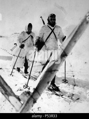 Segunda Guerra Mundial (1939-1945). Bataille de Stalingrado. Enfrentamiento  entre tropas alemanas y el Ejército Rojo, desde el 23 de agosto de 1942 al  2 de febrero de 1943. Población cocinando civile en