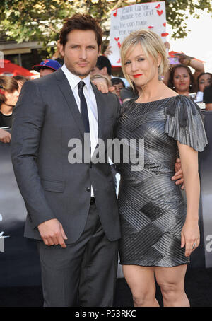 11    Peter Facinelli Jennie Garth  11 - La Saga Twilight - Eclipse Première au Nokia Theatre de Los Angeles.11    Peter Facinelli Jennie Garth  11 Événement dans la vie d'Hollywood, Californie - Red Carpet Event, USA, Cinéma, Célébrités, photographie, Bestof, Arts, Culture et divertissement, Célébrités, Mode de vie meilleure, Hollywood, événement dans la vie d'Hollywood, Californie - Tapis rouge et en coulisses, musique, célébrités, Topix en couple, en famille (mari et femme) et les enfants - les enfants, frères et sœurs, tsuni@Gamma-USA.com Tsuni enquête de crédit / USA, 2010 Banque D'Images