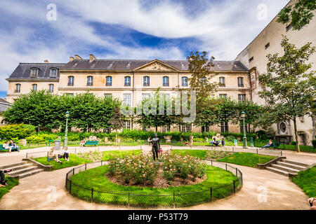 Le Square Georges-Cain est un petit parc situé dans le quartier du Marais, à Paris, en France Banque D'Images