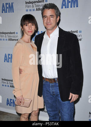 Dermot Mulroney, épouse Tharita Catulle - où la journée vous emmène en première mondiale au Théâtre Aero à Santa Monica.Un Dermot Mulroney, épouse Tharita Catulle 06 Événement dans la vie d'Hollywood, Californie - Red Carpet Event, USA, Cinéma, Célébrités, photographie, Bestof, Arts, Culture et divertissement, Célébrités, Mode de vie meilleure, Hollywood, événement dans la vie d'Hollywood, Californie - Tapis rouge et en coulisses, musique, célébrités, Topix en couple, en famille (mari et femme) et les enfants - les enfants, frères et sœurs, tsuni@Gamma-USA.com Tsuni enquête de crédit / USA, 2010 Banque D'Images