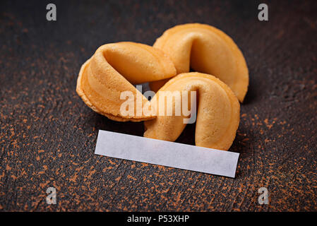 Fortune cookies chinois traditionnel avec prediction Banque D'Images