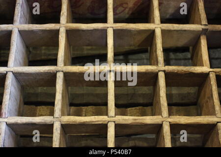 Ancienne boîte en bois avec petits compartiments. Banque D'Images