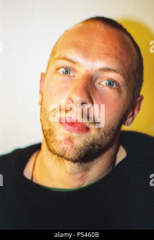 Chris Martin, chanteur de Coldplay backstage au Hollywood Bowl, à Los Angeles, Californie, États-Unis d'Amérique. Banque D'Images