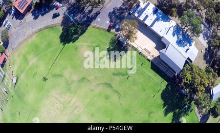 Drone avec des Australiens et des sports parc ovale, prise à Henley Beach, Australie du Sud. Banque D'Images