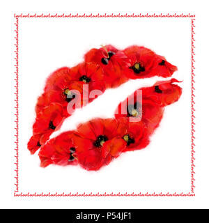 Lèvres coquelicot Carte carré sur fond blanc avec message d'amour à la périphérie. Floral flambant rouge lèvres pour la carte, affiche, annonce publicitaire, etc. Banque D'Images