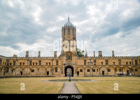 Oxford, 9 juillet : Vue extérieure de la célèbre Cathédrale Christ Church le Jul 9, 2017, à Oxford, Royaume-Uni Banque D'Images