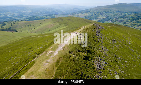 Vue aérienne du sommet du mont du Pain de Sucre, dans le sud du Pays de Galles, Royaume-Uni Banque D'Images