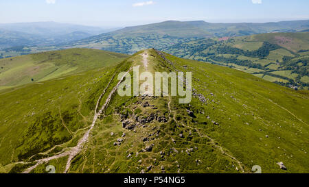 Vue aérienne du sommet du mont du Pain de Sucre, dans le sud du Pays de Galles, Royaume-Uni Banque D'Images