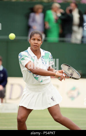 La finale du Championnat de Tennis Classic DFS à l'Edgbaston Priory Club. Lori McNeil battu Zina Garrison-Jackson 6 ?2, 6 ?2. Sur la photo, Lori McNei pendant le jeu. 12 juin 1994. Banque D'Images