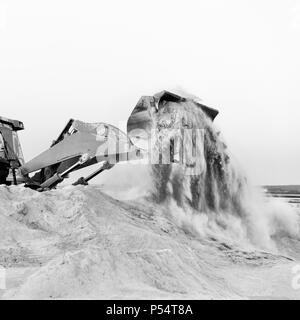 Dans l'Ethiopie du sud l'équipement Caterpillar et de travail machines d'excavation Banque D'Images