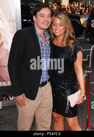 Jimmy Fallon et femme Nancy Juvonen Going the Distance Premiere au Chinese Theatre de Los Angeles.JimmyFallon   femme Nancy Juvonen 66 Événement dans la vie d'Hollywood, Californie - Red Carpet Event, USA, Cinéma, Célébrités, photographie, Bestof, Arts, Culture et divertissement, Célébrités, Mode de vie meilleure, Hollywood, événement dans la vie d'Hollywood, Californie - Tapis rouge et en coulisses, musique, célébrités, Topix en couple, en famille (mari et femme) et les enfants - les enfants, frères et sœurs, tsuni@Gamma-USA.com Tsuni enquête de crédit / USA, 2010 Banque D'Images