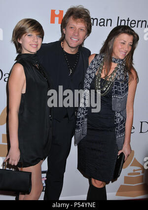 Jon Bon Jovi et Femme et fille  114 - Gala Pre-Grammy Clive Davis au Beverly Hilton à Los Angeles.Jon Bon Jovi et Femme et fille  114 cas à Hollywood Life - Californie, Red Carpet Event, USA, Cinéma, Célébrités, photographie, Bestof, Arts, Culture et divertissement, Célébrités, Mode de vie meilleure, Hollywood, événement dans la vie d'Hollywood, Californie - Tapis rouge et en coulisses, musique, célébrités, Topix en couple, en famille (mari et femme) et les enfants - les enfants, frères et sœurs, tsuni@Gamma-USA.com Tsuni enquête de crédit / USA, 2010 Banque D'Images