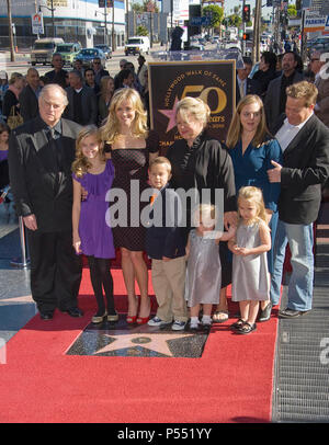 Reese Whiterspoon honoré avec une étoile sur le Hollywood Walk of Fame à Los Angeles. John Witherspoon et femme Betty Witherspoon Reese Witherspoon, fille Ava Phillippe et fils Deacon PhillippeReese 25 Whiterspoon, événement dans la vie d'Hollywood, Californie - Red Carpet Event, USA, Cinéma, Célébrités, photographie, Bestof, Arts, Culture et divertissement, Célébrités, Mode de vie meilleure, Hollywood, événement dans la vie d'Hollywood, Californie - Tapis rouge et en coulisses, musique, célébrités, Topix en couple, en famille (mari et femme) et les enfants - les enfants, frères et soeurs enquête gamma@tsuni Banque D'Images