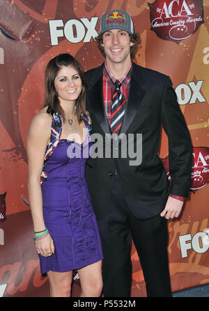 Travis Pastrana - American Country Awards à l'hôtel MGM de Las Vegas.Travis Pastrana 32 Événement dans la vie d'Hollywood, Californie - Red Carpet Event, USA, Cinéma, Célébrités, photographie, Bestof, Arts, Culture et divertissement, Célébrités, Mode de vie meilleure, Hollywood, événement dans la vie d'Hollywood, Californie - Tapis rouge et en coulisses, musique, célébrités, Topix en couple, en famille (mari et femme) et les enfants - les enfants, frères et sœurs, tsuni@Gamma-USA.com Tsuni enquête de crédit / USA, 2010 Banque D'Images