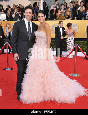 17ème SAG Awards au Shrine Theatre de Los Angeles. Angie Harmon, mari Jason Harmon, SehornAngie 74 mari Jason Sehorn ------------- Red Carpet Event, Vertical, USA, Cinéma, Célébrités, photographie, Bestof, Arts, Culture et divertissement, Célébrités Topix fashion / Vertical, Best of, événement dans la vie d'Hollywood, Californie - Tapis rouge et en backstage, USA, Cinéma, Célébrités, cinéma, télévision, Célébrités célébrités musique, photographie, Arts et culture, Bestof, divertissement, Topix, verticale de la famille de l'année 2011, enquête tsuni@Gamma-USA.com un mari Banque D'Images