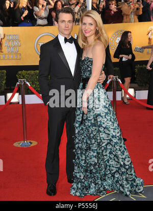 17ème SAG Awards au Shrine Theatre de Los Angeles. Claire Danes et Hugh Dancy Hugh danois et DancyClaire 70 ------------- Red Carpet Event, Vertical, USA, Cinéma, Célébrités, photographie, Bestof, Arts, Culture et divertissement, Célébrités Topix fashion / Vertical, Best of, événement dans la vie d'Hollywood, Californie - Tapis rouge et en backstage, USA, Cinéma, Célébrités, cinéma, télévision, Célébrités célébrités musique, photographie, Arts et culture, Bestof, divertissement, Topix, verticale de la famille de l'année 2011, enquête Mari et femme tsuni@Gamma-USA.com Banque D'Images