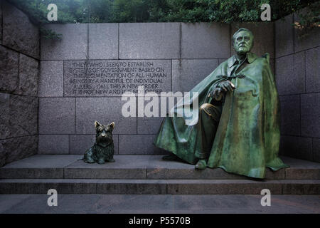 Rad Memorial, doté d'une statue de Franklin Delano Roosevelt et son chien, Fala. Washington, DC, USA Banque D'Images