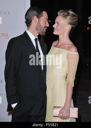 Michael Polish, Kate Bosworth au LACMA ART  + FILM inaugural des hôtes gala au Musée LACMA à Los Angeles.Michael Polish, Kate Bosworth  141 ------------- Red Carpet Event, Vertical, USA, Cinéma, Célébrités, photographie, Bestof, Arts, Culture et divertissement, Célébrités Topix fashion / Vertical, Best of, événement dans la vie d'Hollywood, Californie - Tapis rouge et en backstage, USA, Cinéma, Célébrités, cinéma, télévision, Célébrités célébrités musique, photographie, Arts et culture, Bestof, divertissement, Topix, verticale de la famille de l'année 2011, enquête tsuni@Gam Banque D'Images