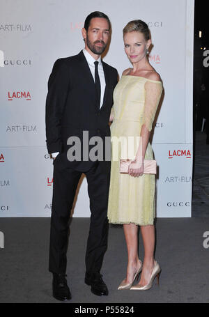 Michael Polish, Kate Bosworth au LACMA ART  + FILM inaugural des hôtes gala au Musée LACMA à Los Angeles.Michael Polish, Kate Bosworth  143 ------------- Red Carpet Event, Vertical, USA, Cinéma, Célébrités, photographie, Bestof, Arts, Culture et divertissement, Célébrités Topix fashion / Vertical, Best of, événement dans la vie d'Hollywood, Californie - Tapis rouge et en backstage, USA, Cinéma, Célébrités, cinéma, télévision, Célébrités célébrités musique, photographie, Arts et culture, Bestof, divertissement, Topix, verticale de la famille de l'année 2011, enquête tsuni@Gam Banque D'Images