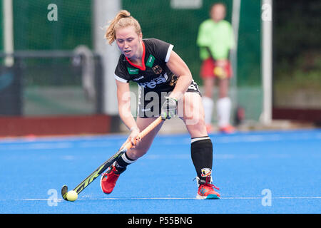 Velbert, Allemagne. 24 Juin, 2018. LORENZ Nike (GER, mi.) dans l'action individuelle sur le hockey balle, DHB, Women's National Team, trois nations, Tournoi de préparation de la Coupe du Monde, Allemagne, Laenderspiel (GER) - Irlande (IRL), 3 : 0, le 24.06.2018 à Velbert/Allemagne. Utilisation dans le monde entier | Credit : dpa/Alamy Live News Banque D'Images