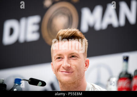 Vatutinki, la Russie. 25 Juin, 2018. Marco Reus (Allemagne) répond aux questions des journalistes GES/football/Coupe du monde 2018 : la Russie, Moscou Conférence de presse DFB/Vatutinki, 25.06.2018/GES/soccer/football Worldcup 2018 Russie : Conférence de presse DFB, Moscou/Watutinki, 25 juin, 2018 | dans le monde entier : dpa Crédit/Alamy Live News Banque D'Images