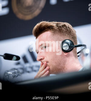 Vatutinki, la Russie. 25 Juin, 2018. Marco Reus (Allemagne) répond aux questions des journalistes GES/football/Coupe du monde 2018 : la Russie, Moscou Conférence de presse DFB/Vatutinki, 25.06.2018/GES/soccer/football Worldcup 2018 Russie : Conférence de presse DFB, Moscou/Watutinki, 25 juin, 2018 | dans le monde entier : dpa Crédit/Alamy Live News Banque D'Images