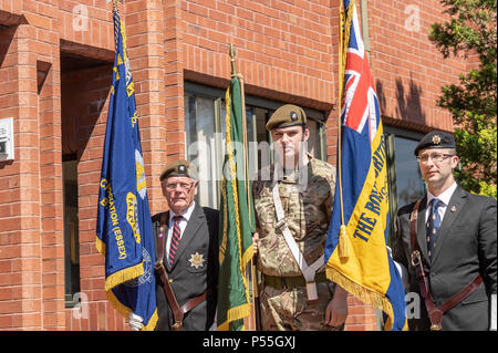 Brentwood, Essex, Royaume-Uni. 25 juin 2018 Levée du drapeau de la Journée des Forces armées à Brentwood, Essex. Ian Davidson Crédit/Alamy Live News Banque D'Images