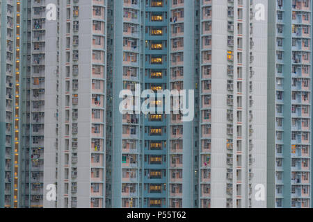 Bâtiment résidentiel surpeuplé à Hong Kong Banque D'Images