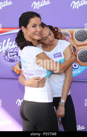 Houserunning Charité Milka à Motel One Hamburg comprend : Mariella Ahrens, Lilly Becker Où : Hambourg, Allemagne Quand : 24 mai 2018 Credit : Becher/WENN.com Banque D'Images