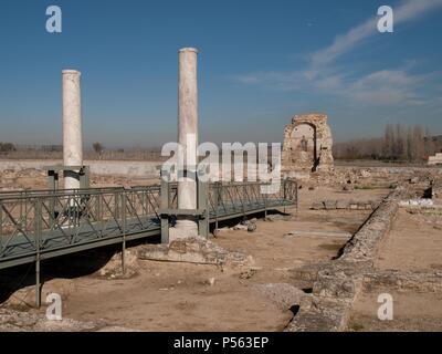 ARTE ROMANO. ESPAÑA. YACIMIENTO ARQUEOLOGICO o PARQUE ARQUEOLOGICO DE CARRANQUE. Vista General de las ruinas del PALATIUM (anteriormente llamado Basílica). Edificio de uso, civile construido en el 400. En época visigoda transformada iglesia cristiana fue fr. Provincia de Tolède. Castille la Manche. Banque D'Images