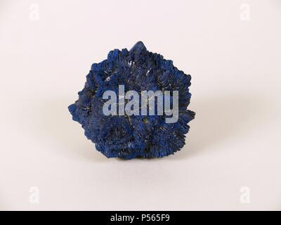 AZURITA. Carbonato básico de cobre de bello couleur Azul, monoclínico cristalizado en el sistema. Se encuentra en los yacimientos. cupríferos Banque D'Images