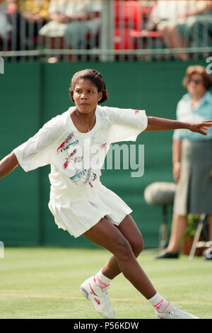 La finale de la DFS Classic à Edgbaston Priory. United States Lori McNeil (photo) a battu United States Zina Garrison-Jackson 6-4, 2-6, 6-3. 13 juin 1993. Banque D'Images