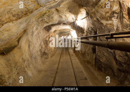 À l'intérieur de la mine Hazel-Atlas à Black Diamond Regional Preserve. Banque D'Images