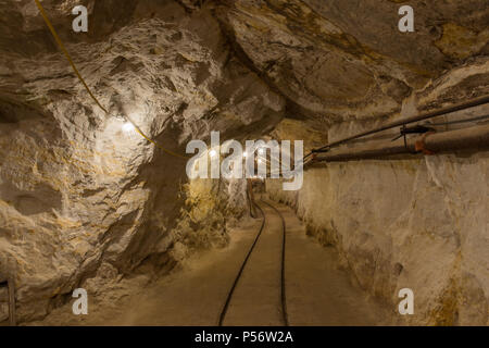 À l'intérieur de la mine Hazel-Atlas à Black Diamond Regional Preserve. Banque D'Images