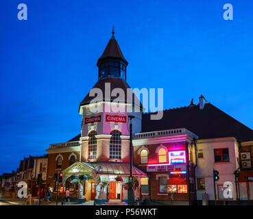 Bognor Regis, JUL 9 : Vue de la nuit de l'ancien cinéma le Mai 9, 2017 à Littlehampton, Royaume-Uni Banque D'Images