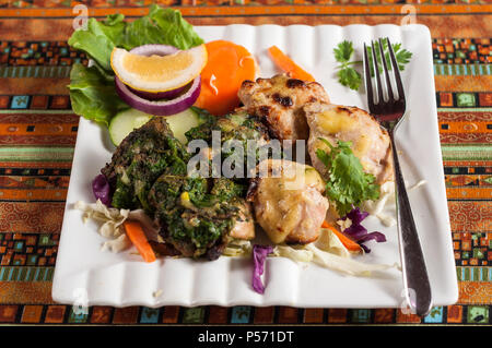 Poulet rôti à la menthe et de poulet désossées,la cuisine indienne Banque D'Images