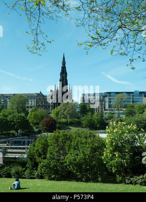 Scott Monument, Édimbourg, vu de Prince Street Gardens. Monument à Sir Walter Scott, un écrivain, un des fils les plus célèbres d'Ecosse Banque D'Images