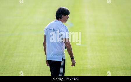 Vatutinki, Russland. 25 Juin, 2018. Bundescoach/coach Joachim (Jogi) Loew (Allemagne) GES/football/Coupe du Monde 2018 Russie : Moscou/Vatutinki pratique DFB, 25.06.2018/GES/soccer/football Worldcup 2018 Russie : DFB-pratique, Moskow/Watutinki, 25 juin, 2018 | dans le monde entier : dpa Crédit/Alamy Live News Banque D'Images