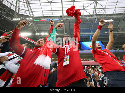 Kaliningrad, Russie. 25 Juin, 2018. Fans de Maroc cheer avant la Coupe du Monde 2018 Groupe B match entre l'Espagne et le Maroc à Kaliningrad, Russie, 25 juin 2018. Crédit : Li Ming/Xinhua/Alamy Live News Banque D'Images