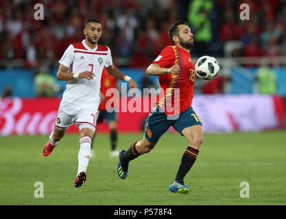 Kaliningrad, Russie. 25 juin 2018. : 25.06.2018 firo, Kaliningrad, Fuvuball, Soccer, l'équipe nationale, la Coupe du Monde 2018 en Russie, Ruvuland, Coupe du Monde 2018 en Russie, Ruvuland, Coupe du Monde 2018 en Russie, la Russie, l'Espagne - Maroc Hakim Ziyech et Jordi Alba | utilisée dans le monde entier : dpa Crédit/Alamy Live News Banque D'Images