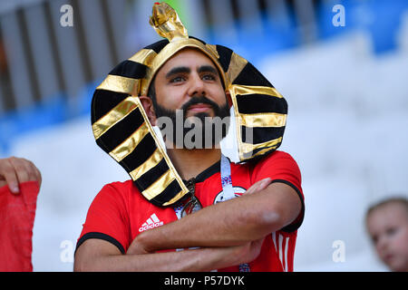 Volgograd, Russie. 25 Juin, 2018. mâle, ventilateur écriture hiéroglyphique d'amateur de football, homme, homme, l'Arabie saoudite (KSA) Egypte (EGY) 2-1, premier tour, Groupe A, Match 34, le 25/06/2018 à Volgograd Volgograd, Arena. Coupe du Monde de Football 2018 en Russie à partir de la 14.06. - 15.07.2018. Utilisation dans le monde entier | Credit : dpa/Alamy Live News Banque D'Images