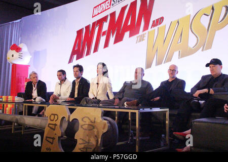 Michael Douglas, Hannah John-Kamen, Paul Rudd, Evangeline Lilly, Laurence Fishburne, Peyton Reed, Kevin Feige 06/24/2018 'Ant-Man et l' conférence de presse tenue à l'hôtel Langham Huntington à Pasadena, CA Photo : Cronos/Hollywood News Banque D'Images